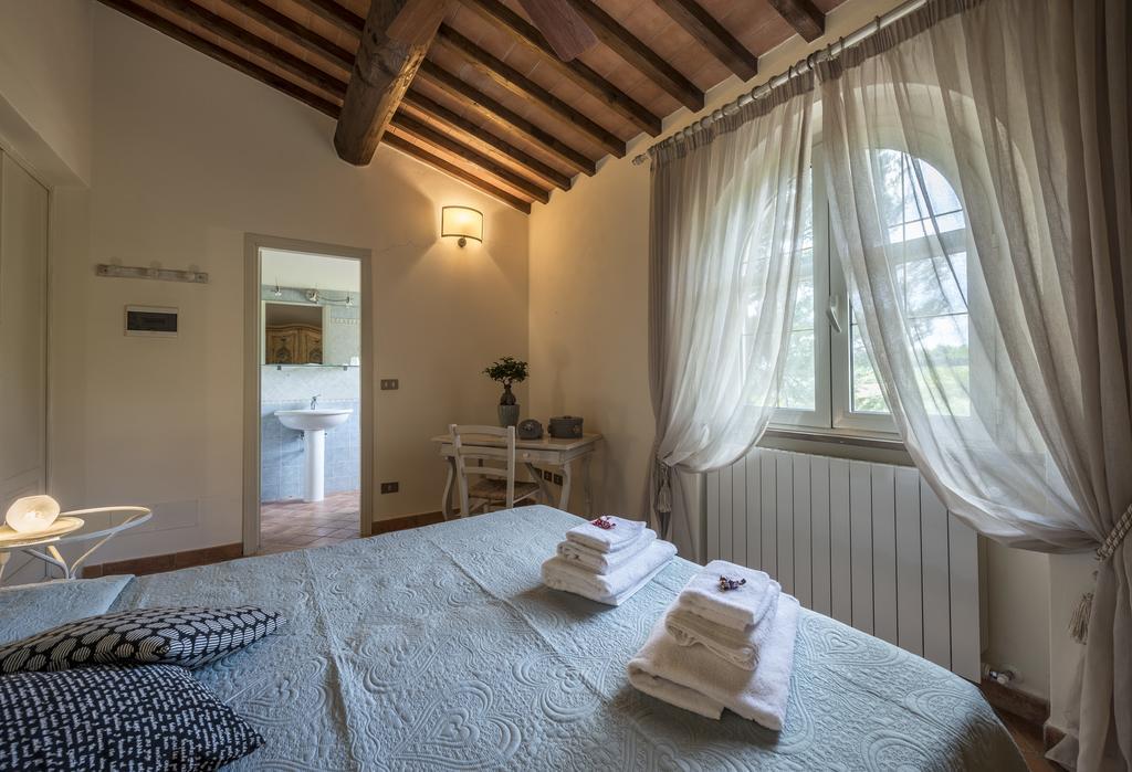 Hotel Il Cavallino Blu Volterra Bagian luar foto