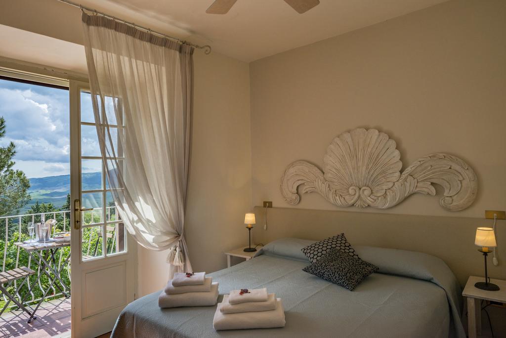 Hotel Il Cavallino Blu Volterra Bagian luar foto