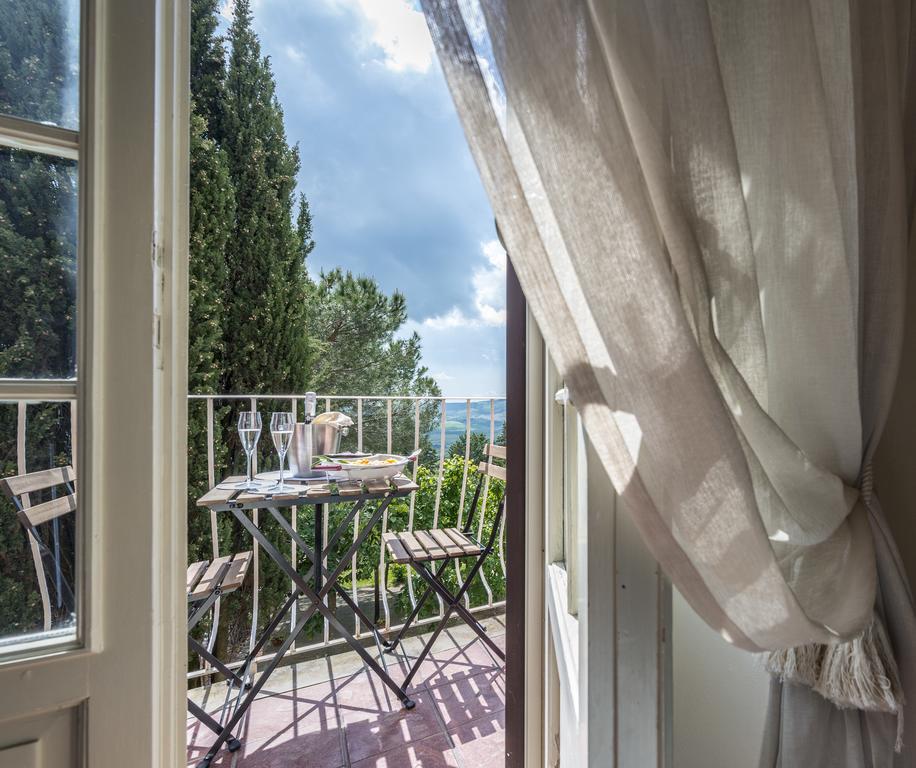 Hotel Il Cavallino Blu Volterra Bagian luar foto