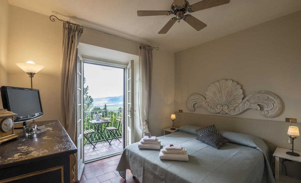 Hotel Il Cavallino Blu Volterra Bagian luar foto