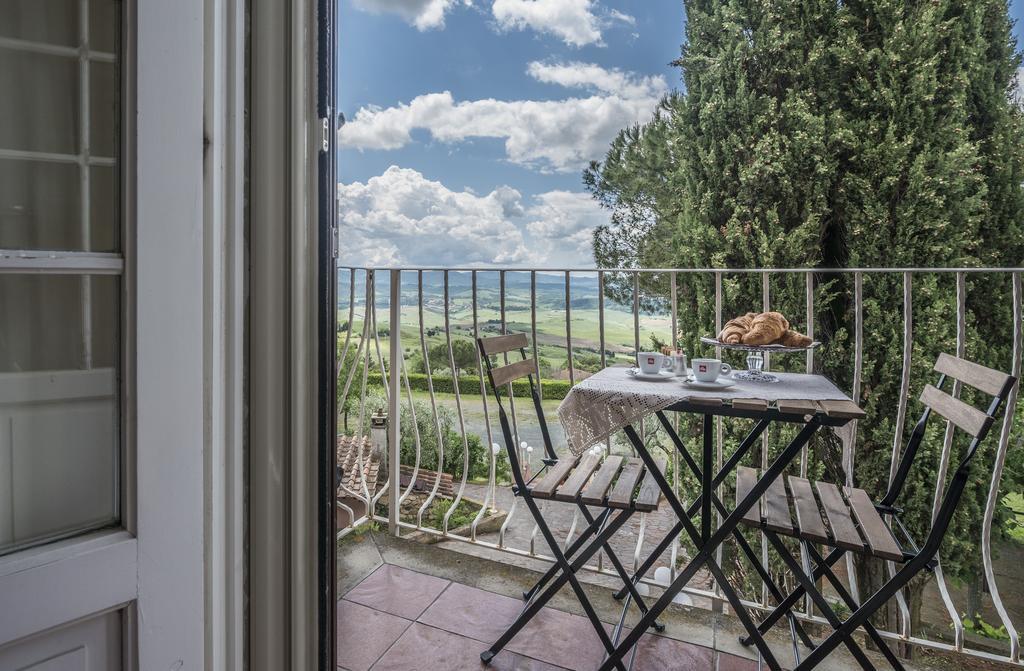 Hotel Il Cavallino Blu Volterra Bagian luar foto