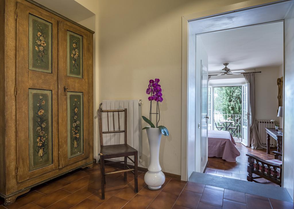 Hotel Il Cavallino Blu Volterra Bagian luar foto