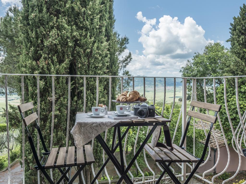 Hotel Il Cavallino Blu Volterra Bagian luar foto