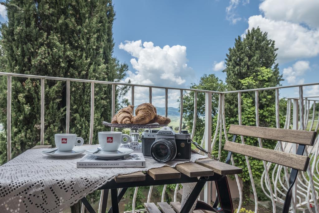 Hotel Il Cavallino Blu Volterra Bagian luar foto