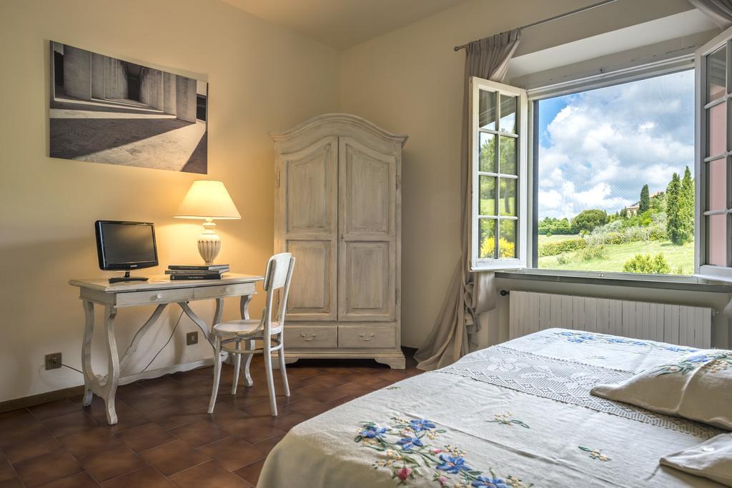 Hotel Il Cavallino Blu Volterra Bagian luar foto