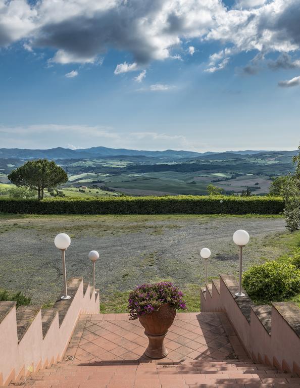 Hotel Il Cavallino Blu Volterra Bagian luar foto