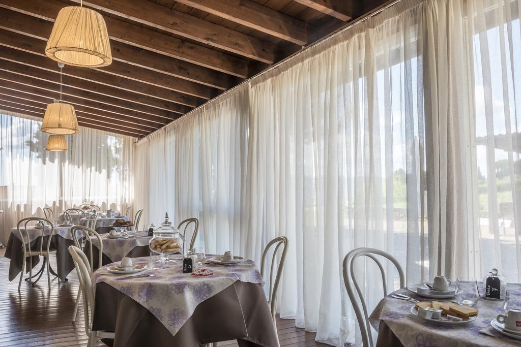 Hotel Il Cavallino Blu Volterra Bagian luar foto