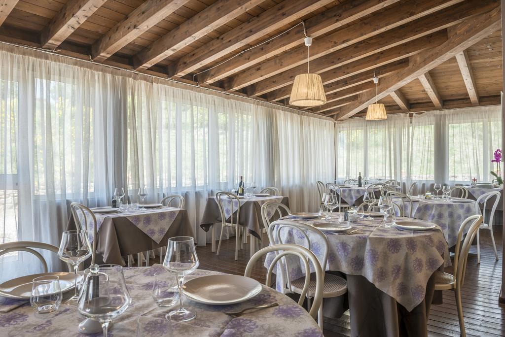 Hotel Il Cavallino Blu Volterra Bagian luar foto