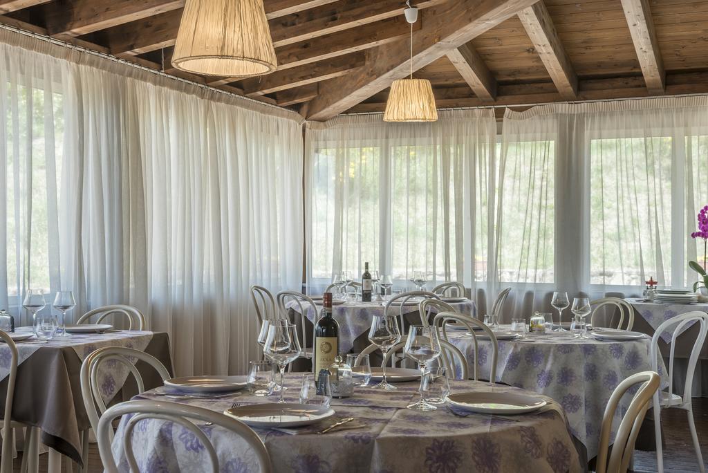 Hotel Il Cavallino Blu Volterra Bagian luar foto