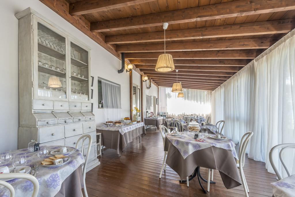 Hotel Il Cavallino Blu Volterra Bagian luar foto