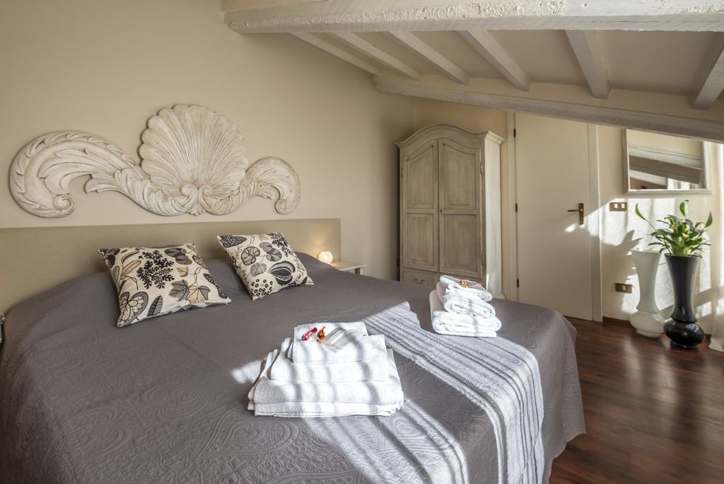 Hotel Il Cavallino Blu Volterra Bagian luar foto