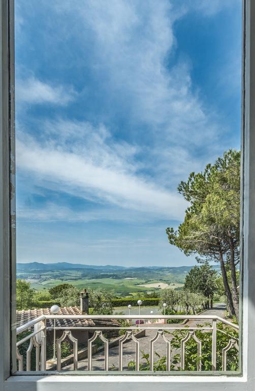 Hotel Il Cavallino Blu Volterra Bagian luar foto