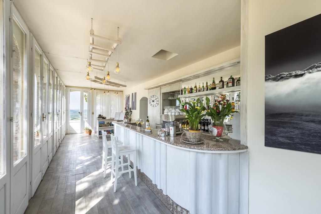 Hotel Il Cavallino Blu Volterra Bagian luar foto