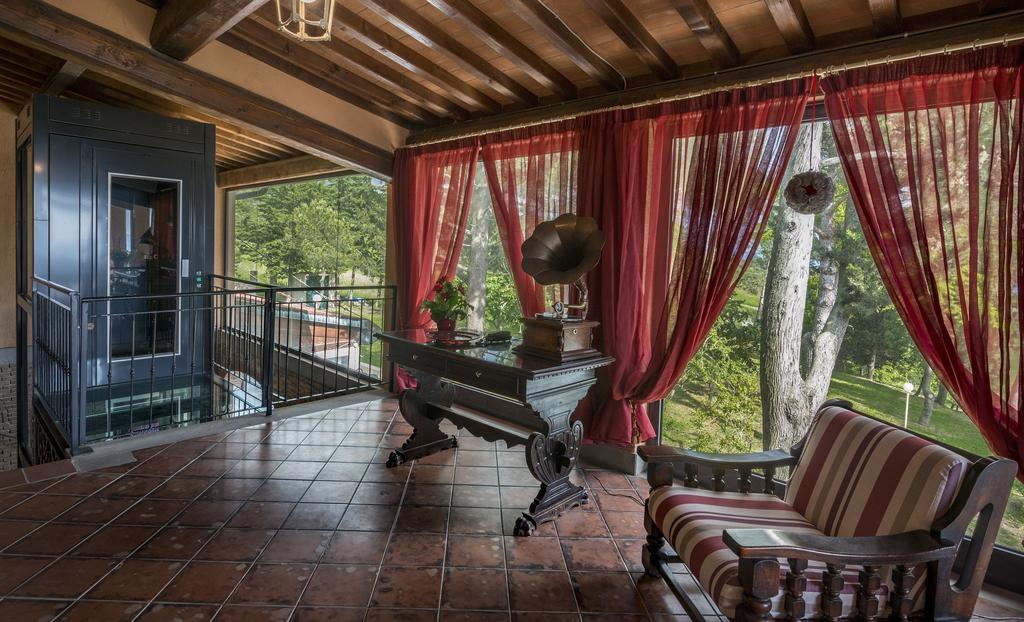 Hotel Il Cavallino Blu Volterra Bagian luar foto